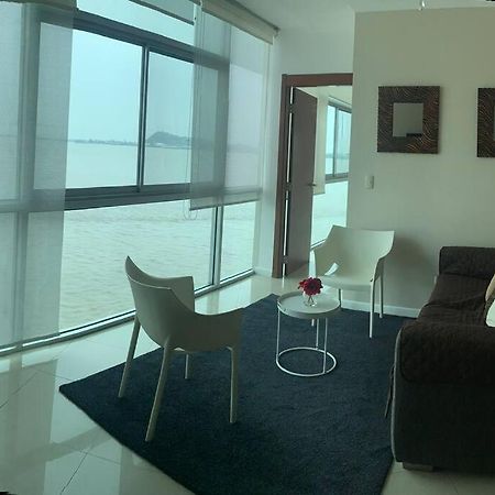 Apartamento Vista Al Rio Puerto Santana Riverfront 1 กวายากิล ภายนอก รูปภาพ