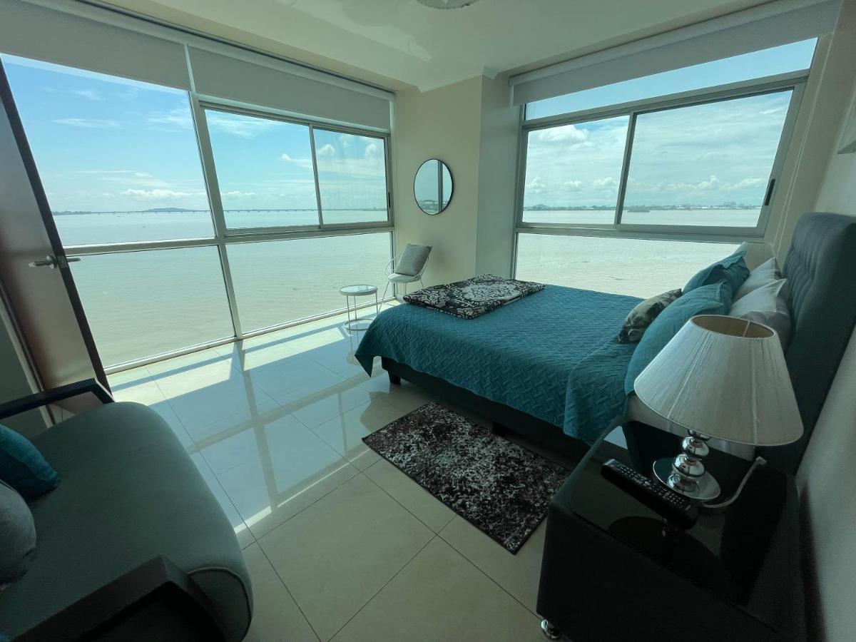 Apartamento Vista Al Rio Puerto Santana Riverfront 1 กวายากิล ภายนอก รูปภาพ